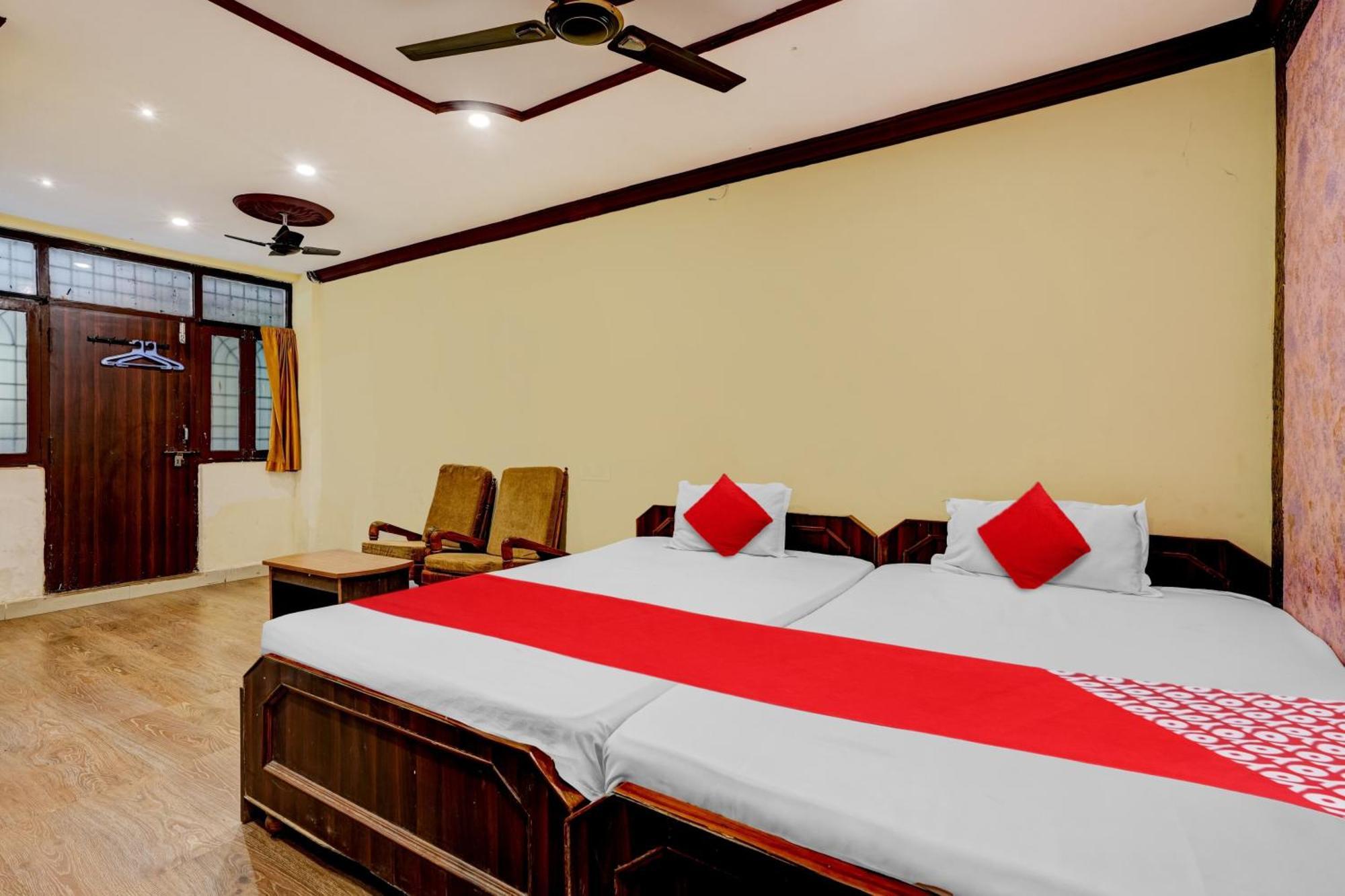 Oyo Royal Visakha Beach Guest House Visakhapatnam Exterior photo